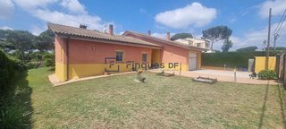 Chalet en venta en Caldes de Malavella