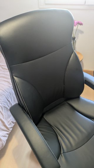 Silla de escritorio negra cuero sintético
