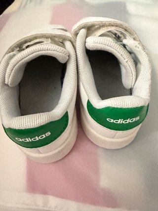Zapatillas Adidas niño/a  Talla 26