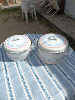 Juego de 2 cazuelas de metal