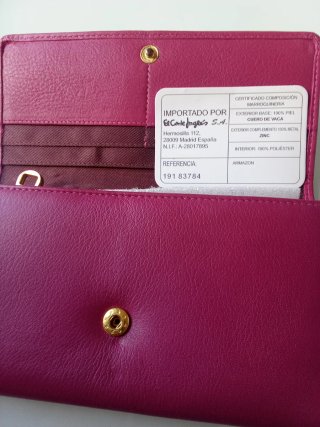 Billetera monedero rosa con detalle marrón