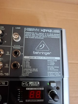 Mesa Mezclador Behringer XENYX X2442USB