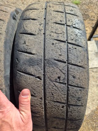 Michelin H30 (compuesto duro) Medidas: 19/60-16