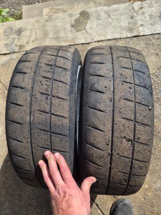 Michelin H30 (compuesto duro) Medidas: 19/60-16