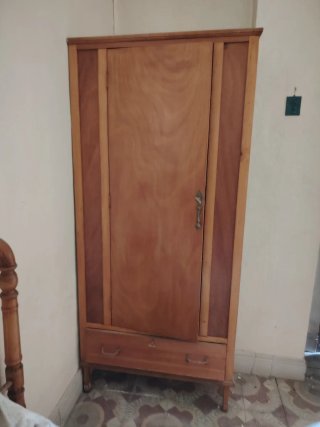 Armario de madera