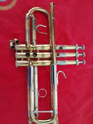 Trompeta Bach Stradivarius 239 Corporation Do