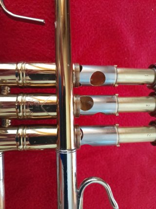 Trompeta Bach Stradivarius 239 Corporation Do