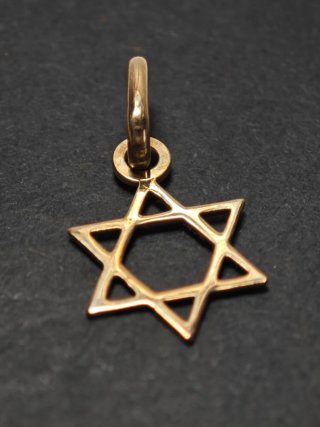 Colgante de oro de la Estrella de David