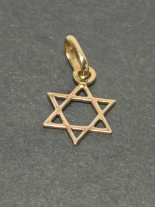 Colgante de oro de la Estrella de David