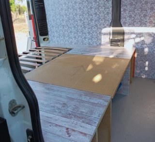 Sofá Cama Furgo Madera y Metal