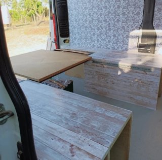 Sofá Cama Furgo Madera y Metal