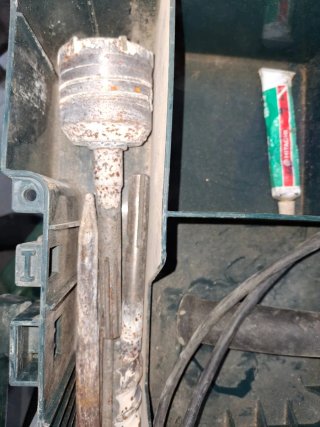 Martillo Hitachi SDS max DH40