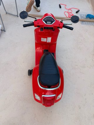 Moto Eléctrica Infantil Vespa Roja