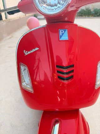 Moto Eléctrica Infantil Vespa Roja
