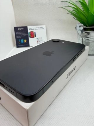 iPhone 16e 128GB Negro Seminuevo Batería 100%