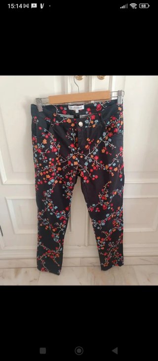 Conjunto Café Noir floral pantalón y blusa
