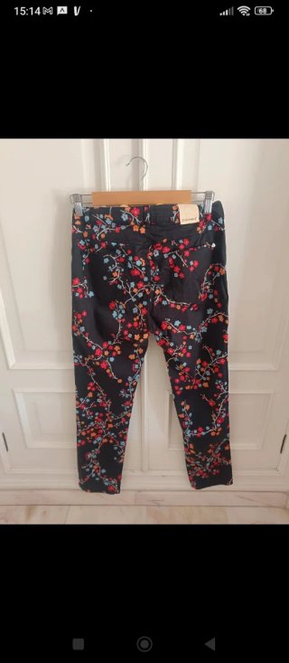 Conjunto Café Noir floral pantalón y blusa