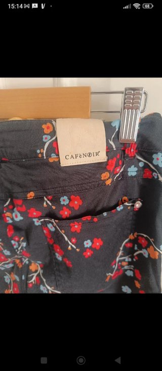 Conjunto Café Noir floral pantalón y blusa