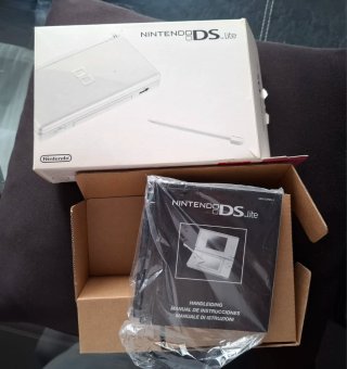 Nintendo DS Lite Blanca + Juego Brain Training