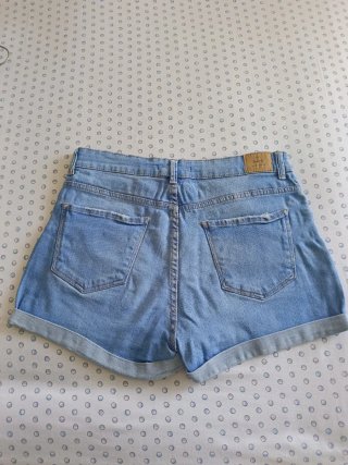 Shorts vaqueros desgastados