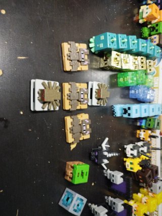 Figure Minecraft Kinder Joy