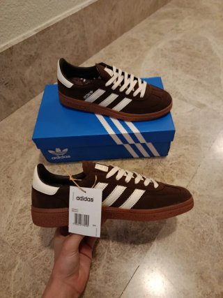 Adidas Spezial Marrones y Blancas