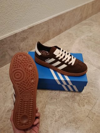Adidas Spezial Marrones y Blancas