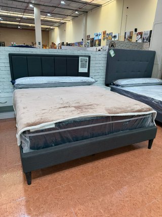 Cama 150cm tapizada con cabecero