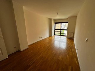 Piso en alquiler en Costillares en Madrid