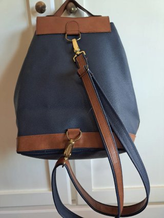 Mochila de piel sintética azul y marrón