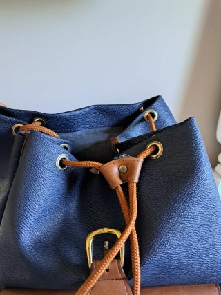 Mochila de piel sintética azul y marrón