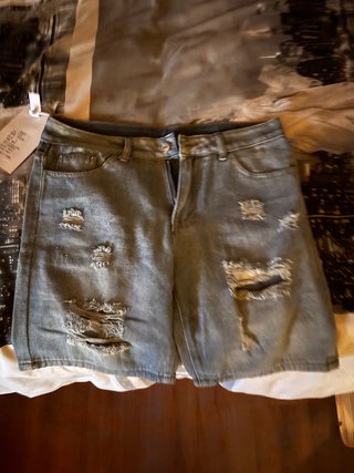 Pantalón Corto Vaquero Roto