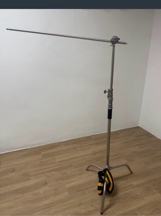 Soporte C-Stand para estudio fotográfico