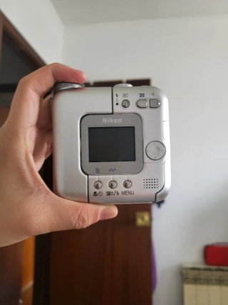 Nikon Coolpix SQ Cámara Digital
