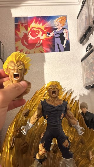 Figura Resina Vegeta KD Studios se ilumina. 1/6