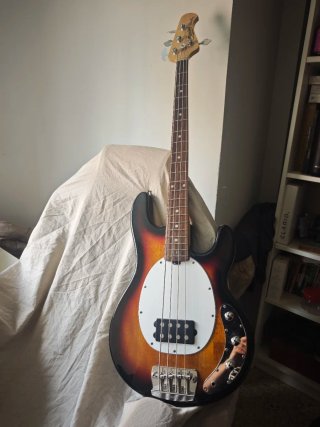 Bajo Eléctrico Sterling Stingray