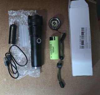 Lanterna LED Grande Capacidade