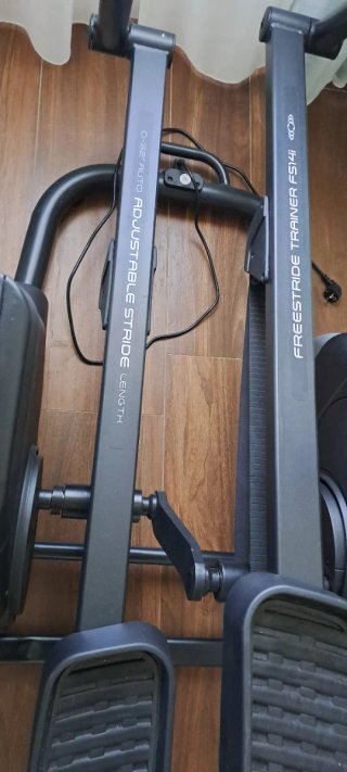 Elíptica NordicTrack FreeStride Trainer FS14i