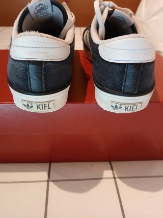 Zapatillas Adidas Kiel Negras y Blancas
