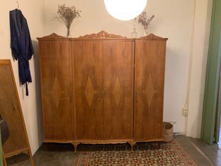 Armario de madera vintage