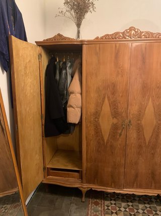 Armario de madera vintage