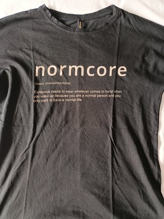 Camiseta negra Stradivarius - Estilo Normcore