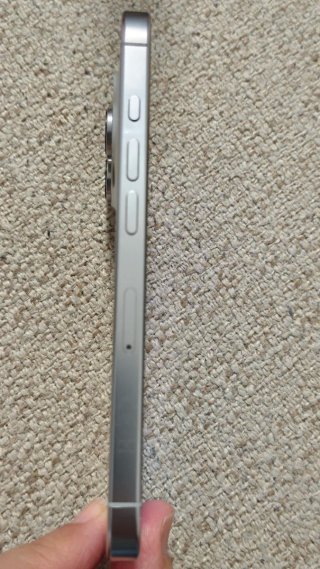iPhone 16 Pro Apple