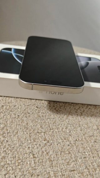 iPhone 16 Pro Apple