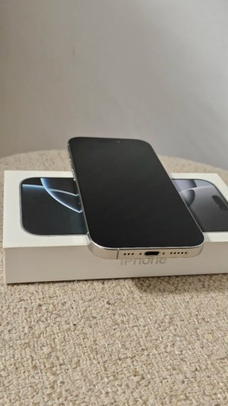 iPhone 16 Pro Apple