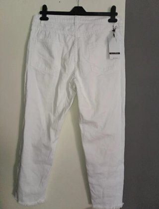 Pantalón vaquero slim blanco con rotos