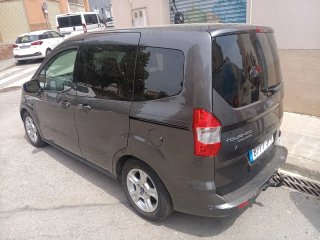 Ford tourneo courier