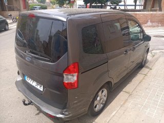 Ford tourneo courier