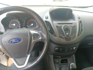 Ford tourneo courier