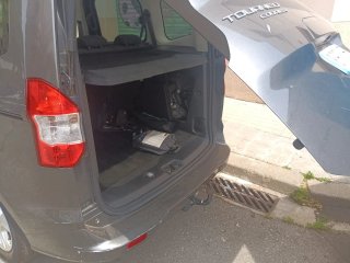 Ford tourneo courier